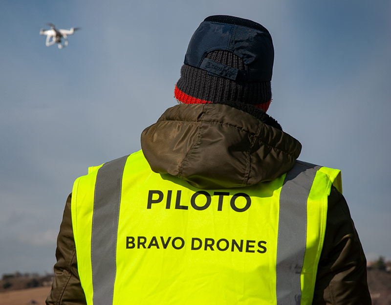 Piloto de dron de Bravo Drones Navarra