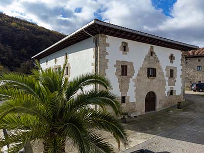 Fotografía con dron en casa rural de Urritzola 001