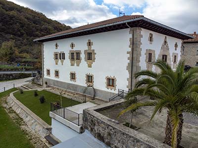 Fotografía con dron en casa rural de Urritzola 003