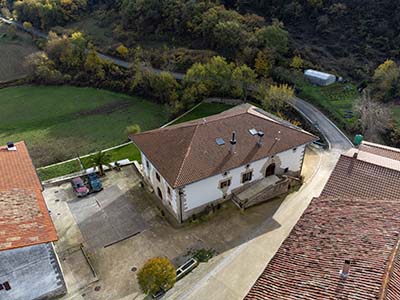 Fotografía con dron en casa rural de Urritzola 007