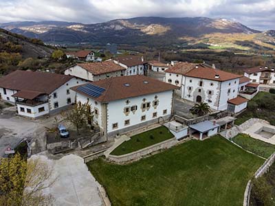 Fotografía con dron en casa rural de Urritzola 009
